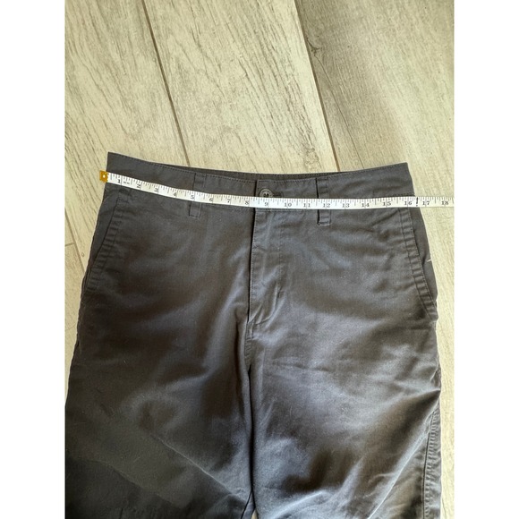 Quiksilver Mens Black Casual Chino Shorts Size 34 Flat Front - Picture 7 of 8